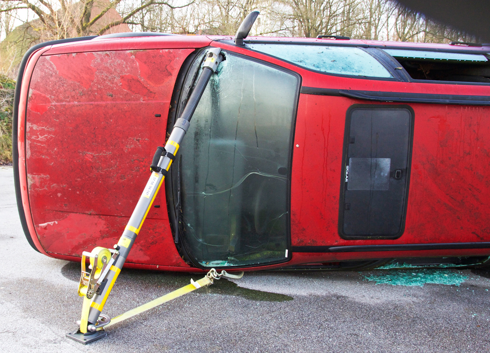 PKW Stabilisierung mit Paratech Rettungsstützen – Heavy Rescue Germany